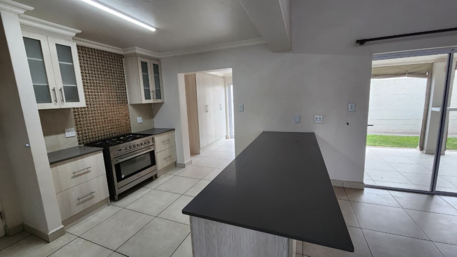 5 Bedroom Property for Sale in Laguna Sands Western Cape